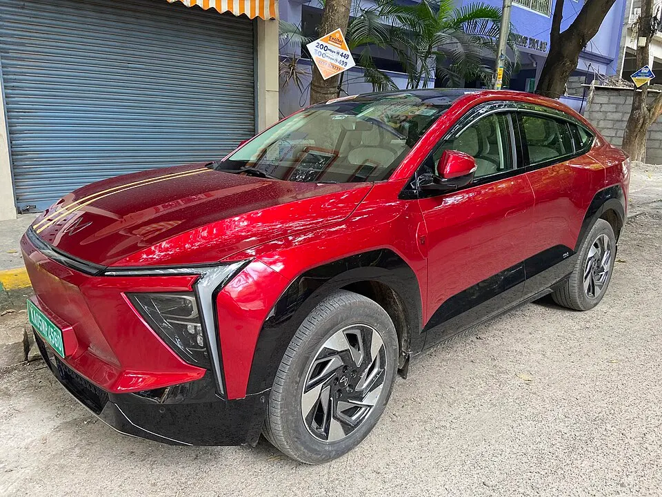 Mahindra XEV 9e — reference photograph